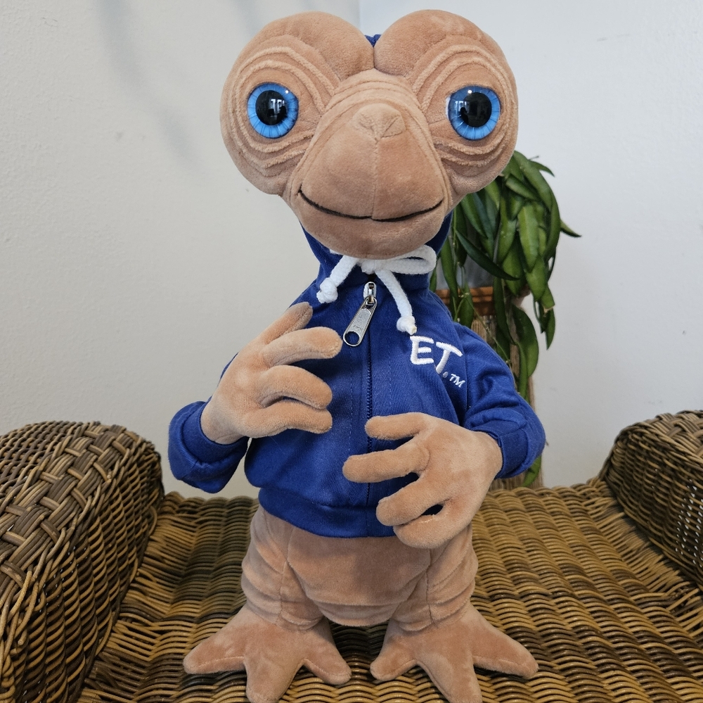 Universal Studios E.T. Extra Terrestrial Plush W/Blue Hoodie